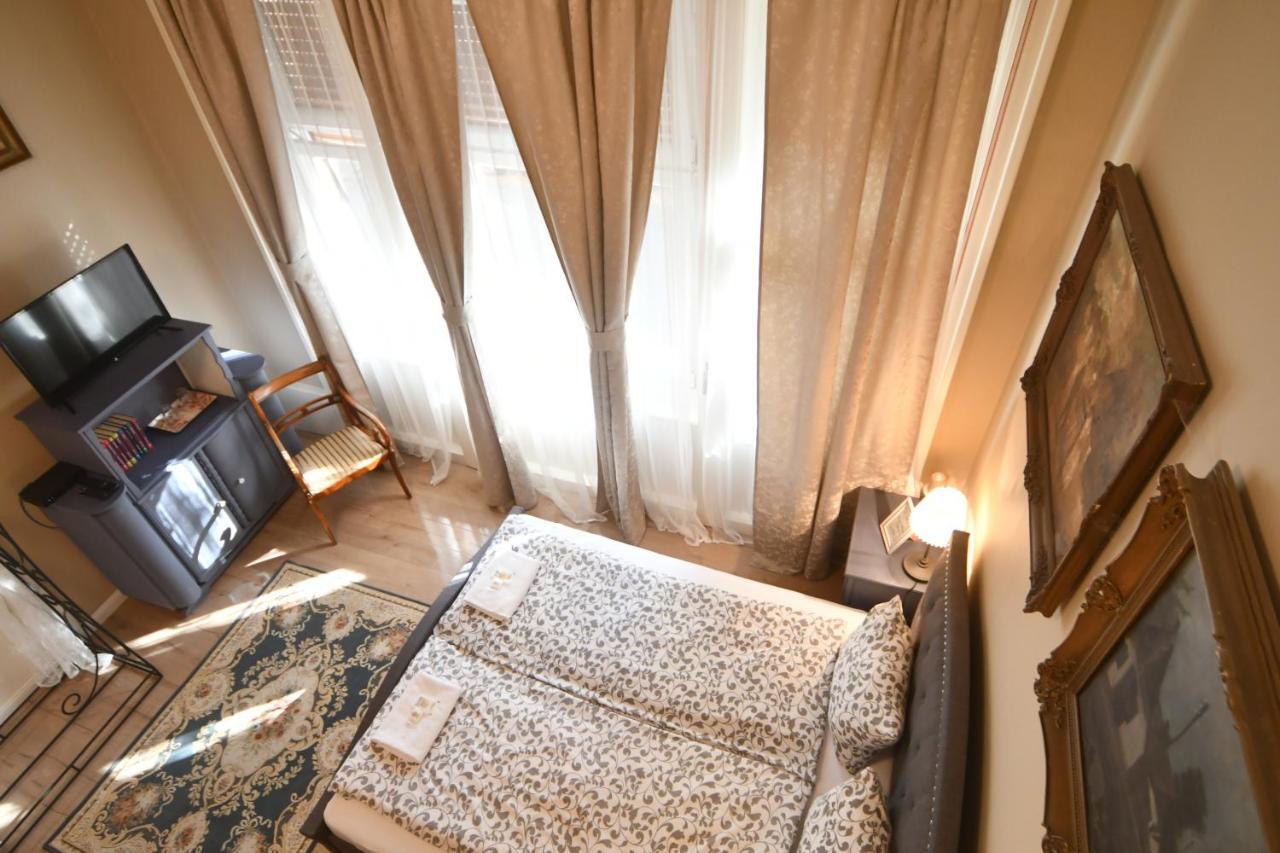 Tulipan Villa Panzio Ζολνοκ Εξωτερικό φωτογραφία